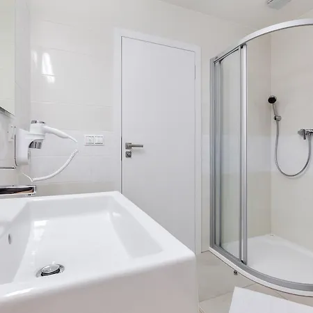 Hotell Morava 3*